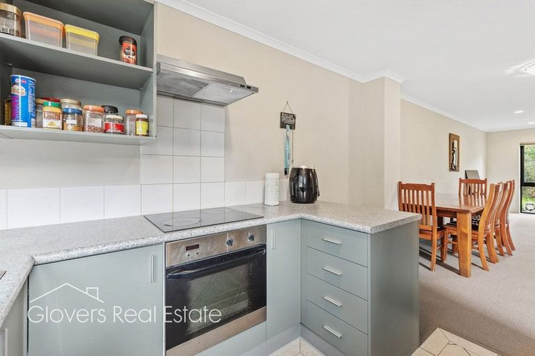 Photo of property in 62 Verdale Circle, Glen Eden, Auckland, 0602
