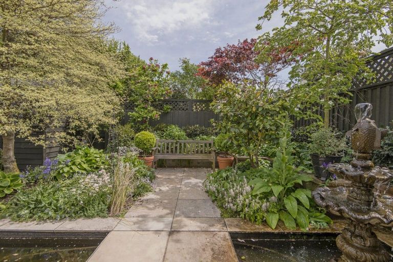 Photo of property in 62a Holly Road, St Albans, Christchurch, 8014