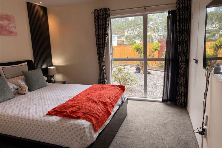 Photo of property in 16 Allington Road, Massey, Auckland, 0614