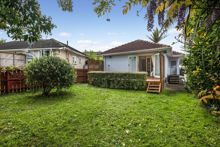 Photo of property in 2/66 Miller Road, Mangere Bridge, Auckland, 2022