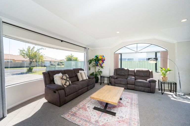 Photo of property in 81 Kensington Drive, Taradale, Napier, 4112