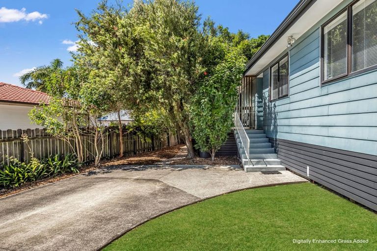 Photo of property in 7 Panzic Place, Glen Eden, Auckland, 0602
