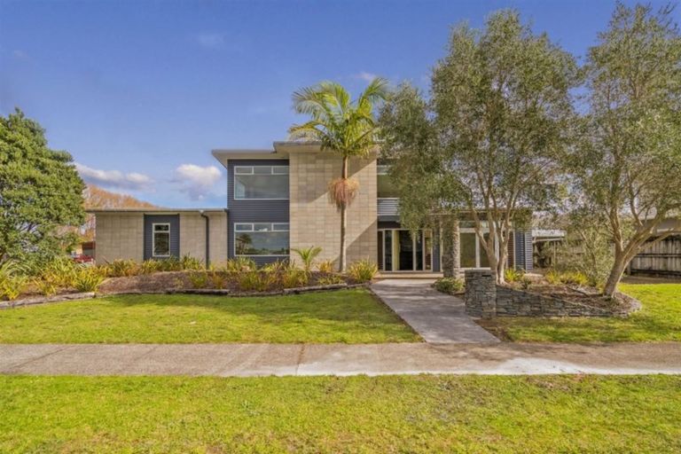 Photo of property in 20 Pacific Place, Whitianga, 3510