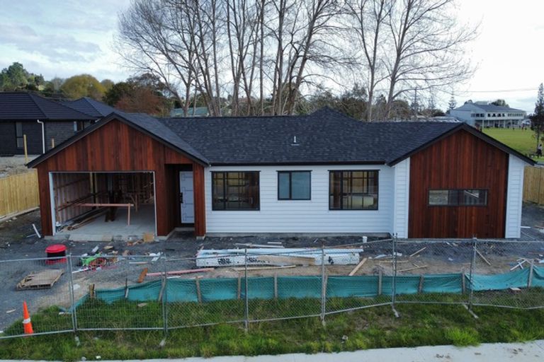 Photo of property in 2 Mahi Road, Helensville, 0800