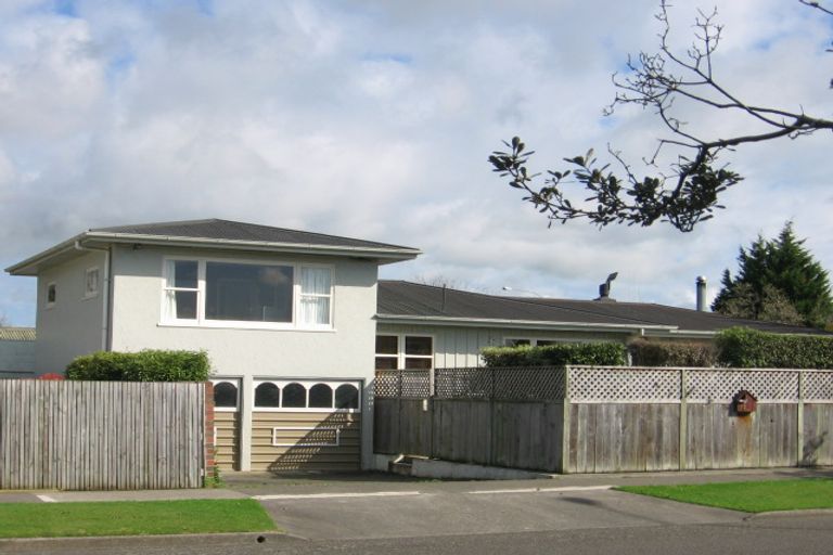 Photo of property in 42 Pitama Road, Awapuni, Palmerston North, 4412