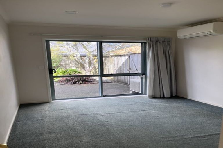 Photo of property in 3 Russett Grove, Henderson, Auckland, 0612