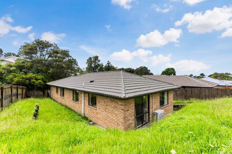 Photo of property in 14 Dovey Place, Massey, Auckland, 0614