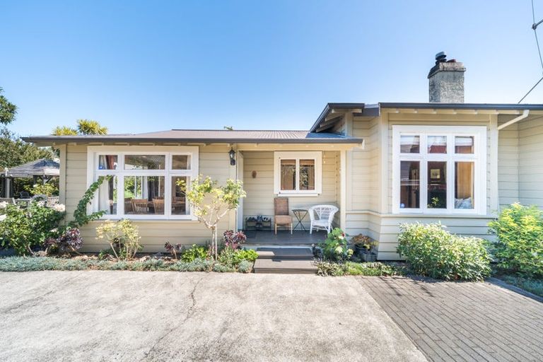 Photo of property in 360 Featherston Street, Palmerston North, 4414