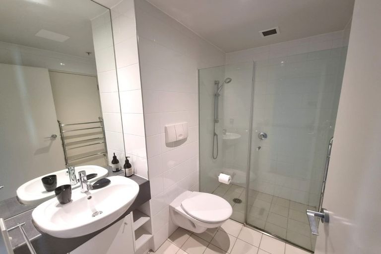Photo of property in Sanctum Apartment, 10 Ebor Street, Te Aro, Wellington, 6011