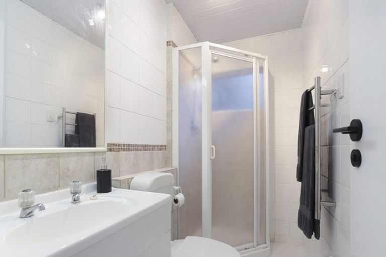 Photo of property in 47 Tainui Road, Titirangi, Auckland, 0604