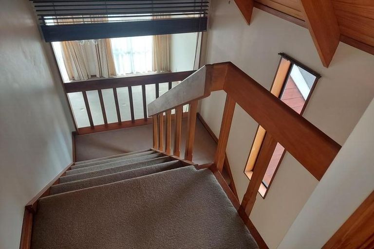 Photo of property in 7 Sunrise Lane, Te Atatu South, Auckland, 0610