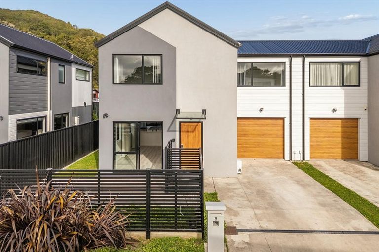 Photo of property in 8 Desert Gold Lane, Wallaceville, Upper Hutt, 5018