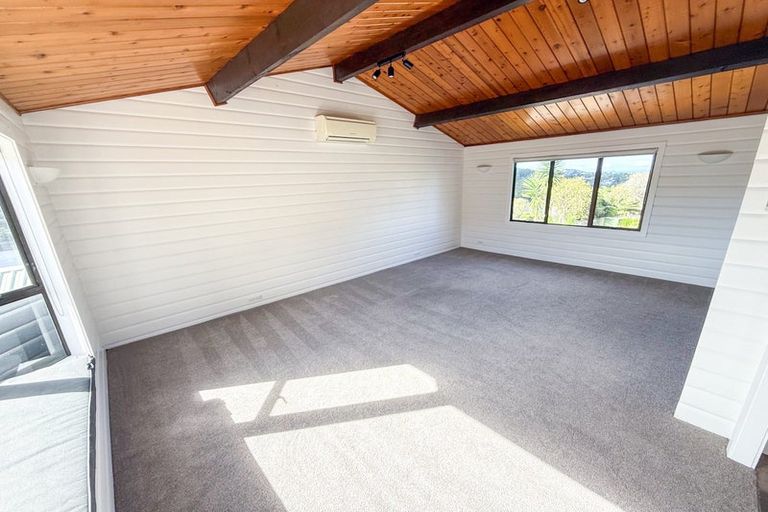 Photo of property in 8 Ngahere Views, Orewa, 0931