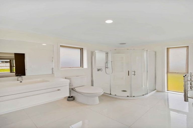 Photo of property in 22 Lamborn Drive, Papakura, 2110