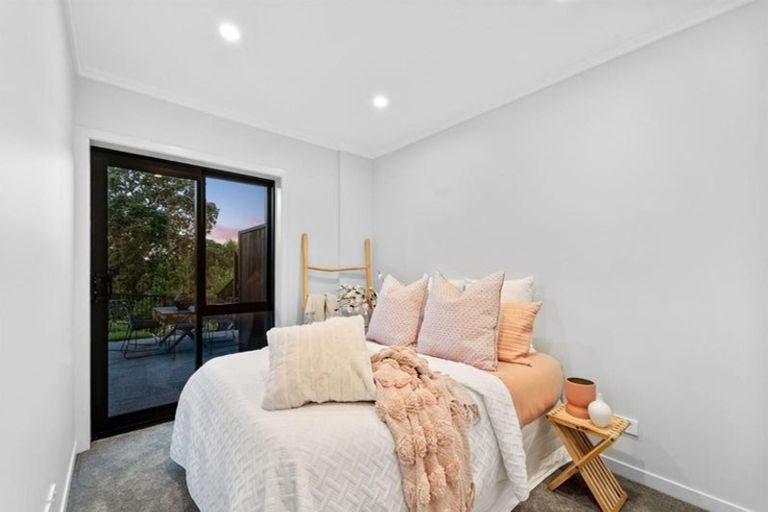 Photo of property in 16 Beach Road, Hobsonville, Auckland, 0616