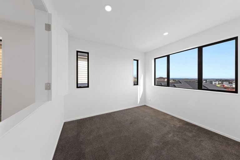 Photo of property in 75 Drumbuoy Drive, Flat Bush, Auckland, 2019