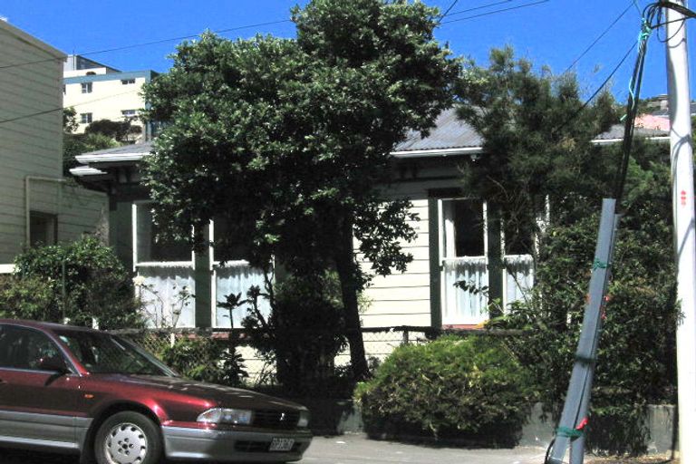 Photo of property in 104 Constable Street, Newtown, Wellington, 6021