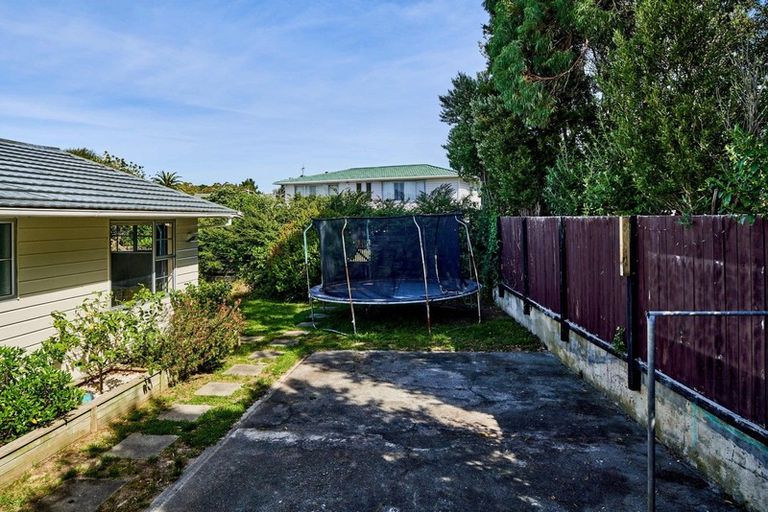 Photo of property in 42 Spinnaker Drive, Whitby, Porirua, 5024