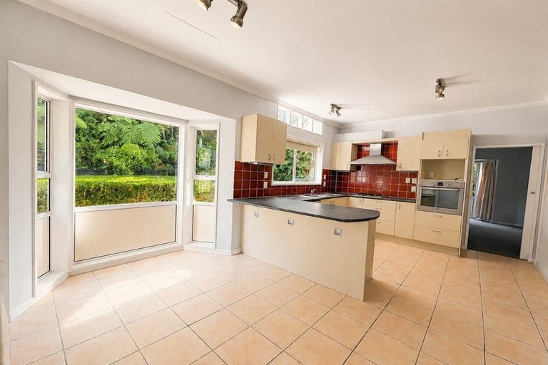 Photo of property in 43 Amapur Drive, Khandallah, Wellington, 6035