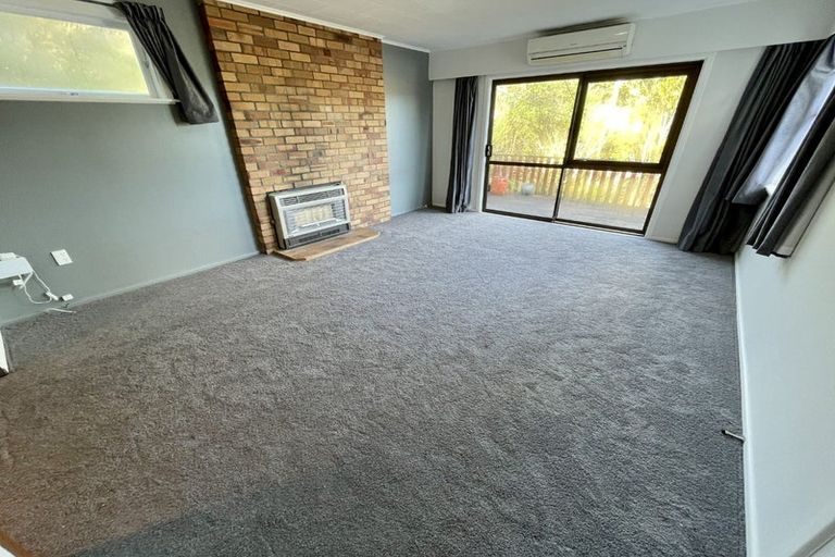 Photo of property in 21 Lowry Crescent, Stokes Valley, Lower Hutt, 5019