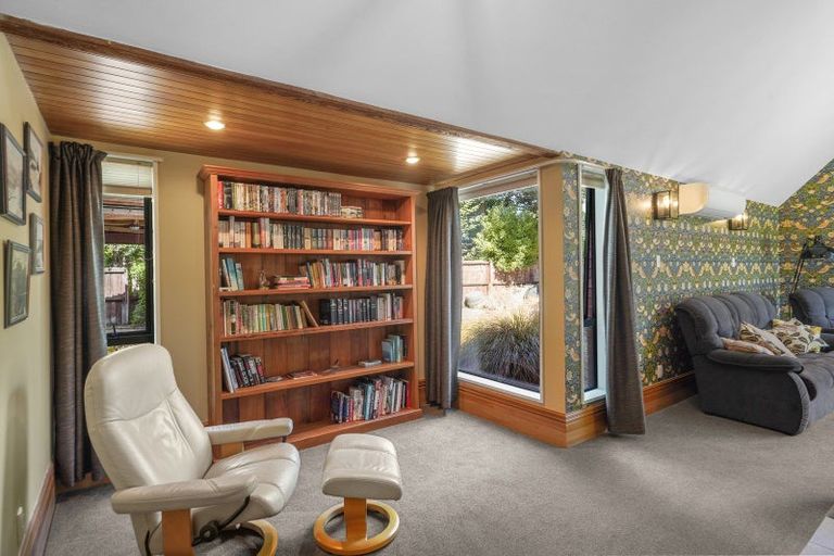 Photo of property in 12 Harrod Place, Rangiora, 7400