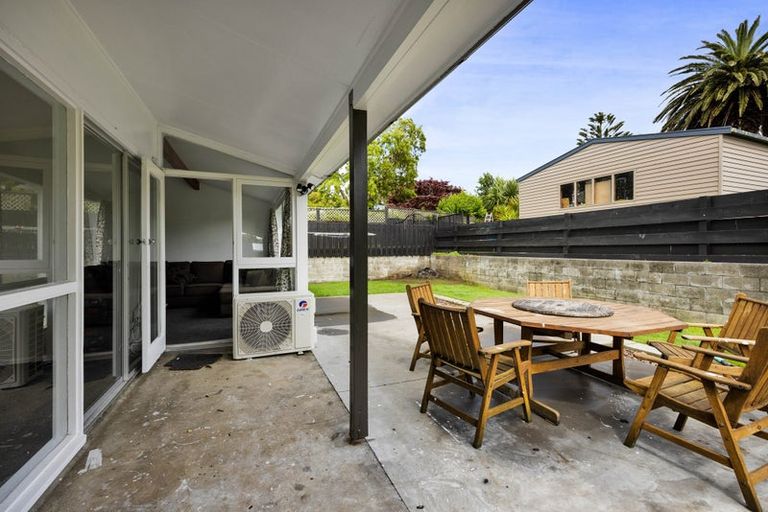 Photo of property in 6 Climie Crescent, Hawera, 4610