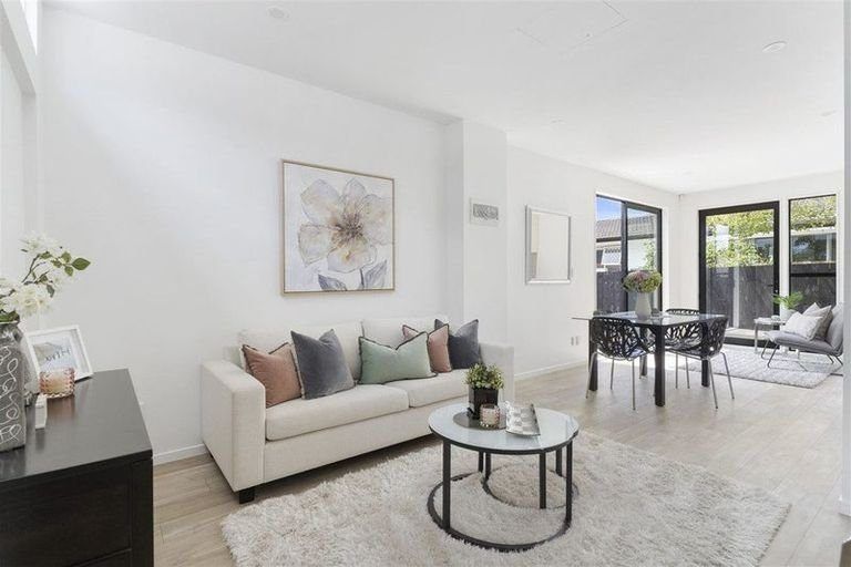 Photo of property in 40b Kenderdine Road, Papatoetoe, Auckland, 2025