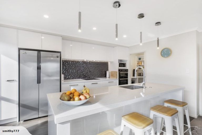Photo of property in 6 Selliera Place, Papamoa Beach, Papamoa, 3118