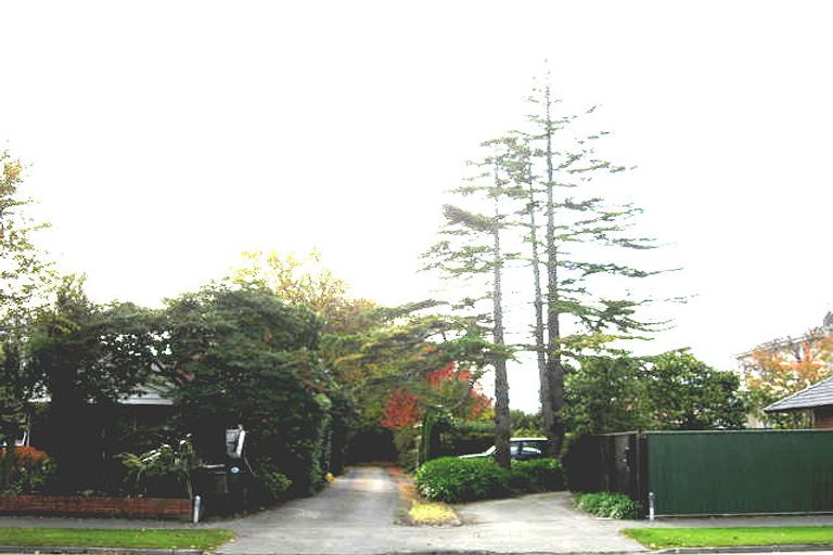 Photo of property in 52 Memorial Avenue, Ilam, Christchurch, 8053