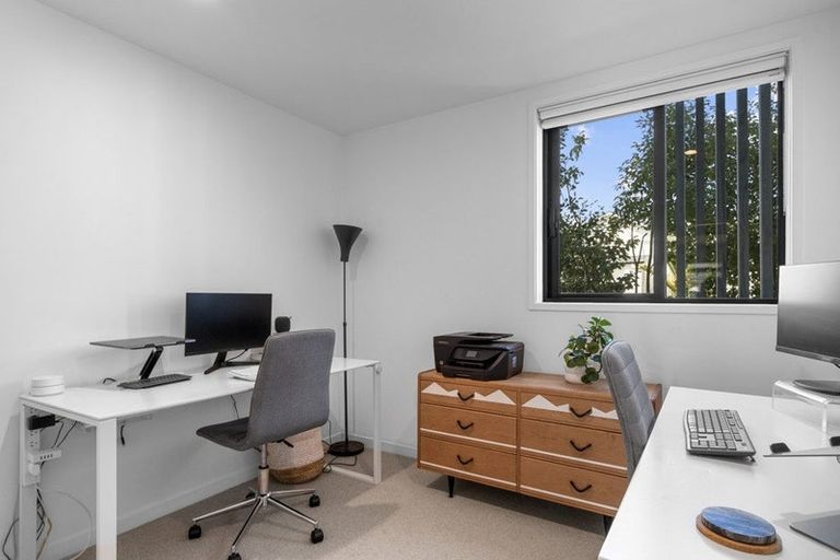 Photo of property in 1/165 Hobsonville Point Road, Hobsonville, Auckland, 0616