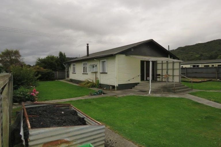 Photo of property in 65 Shiel Street, Reefton, 7830