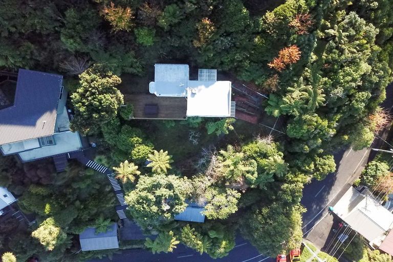 Photo of property in 25 Singers Road, Korokoro, Lower Hutt, 5012