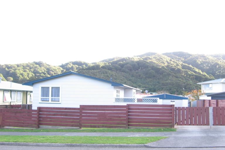 Photo of property in 17 Manurewa Grove, Wainuiomata, Lower Hutt, 5014