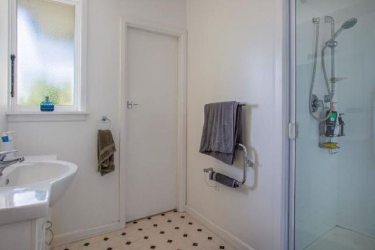 Photo of property in 29 Dunedin Street, Redwood, Christchurch, 8051