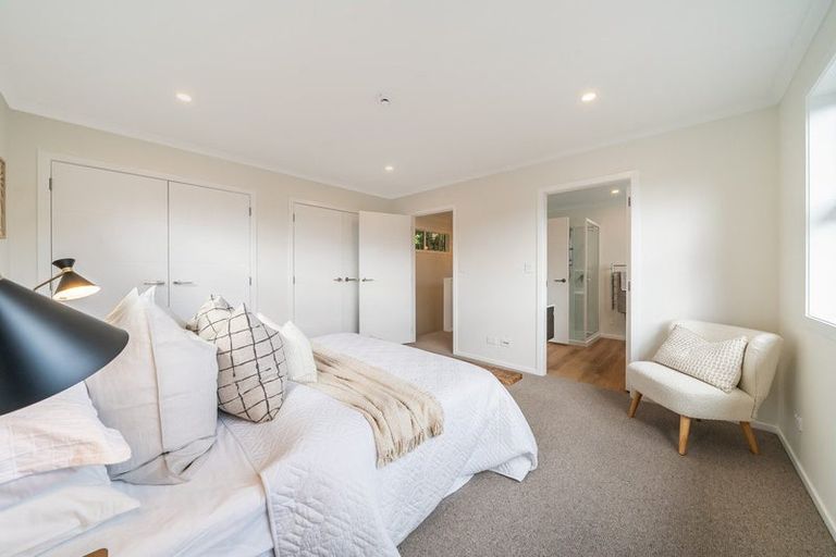 Photo of property in 70d Heretaunga Square, Silverstream, Upper Hutt, 5019