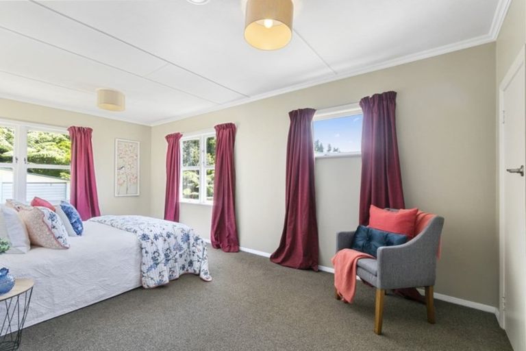 Photo of property in 68 Lees Grove, Wainuiomata, Lower Hutt, 5014