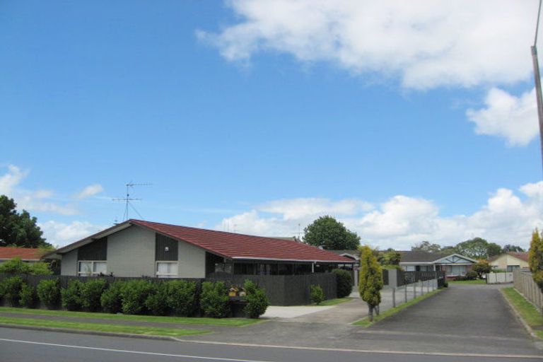 Photo of property in 49a Great South Road, Takanini, 2112