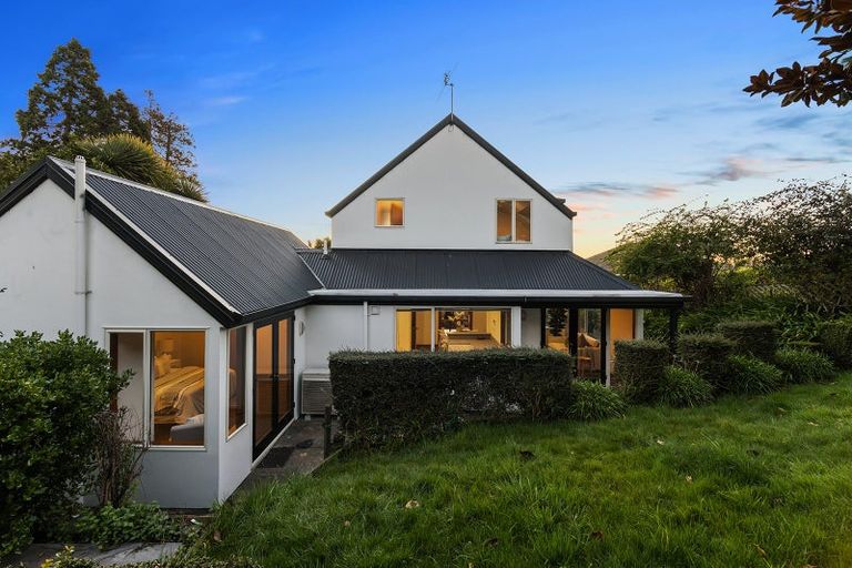 Photo of property in 2/118 Centaurus Road, Huntsbury, Christchurch, 8022