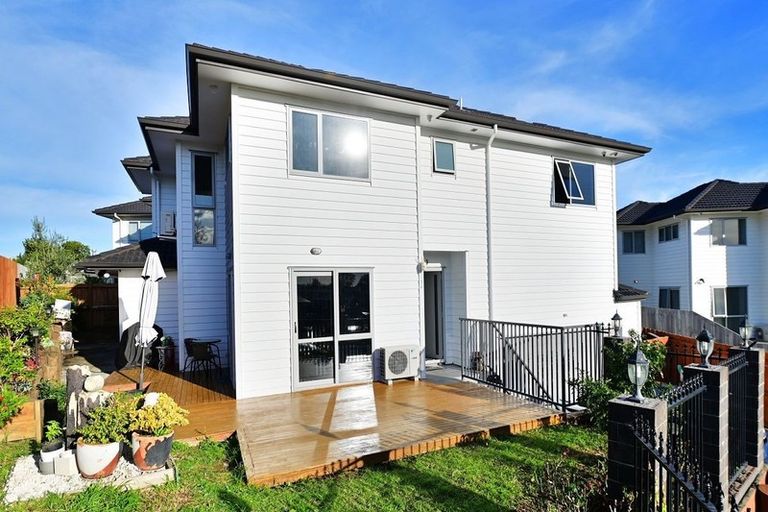 Photo of property in 2 Tirau Place, Mangere, Auckland, 2022