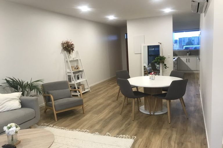 Photo of property in 33 Peihana Road, Hobsonville, Auckland, 0616