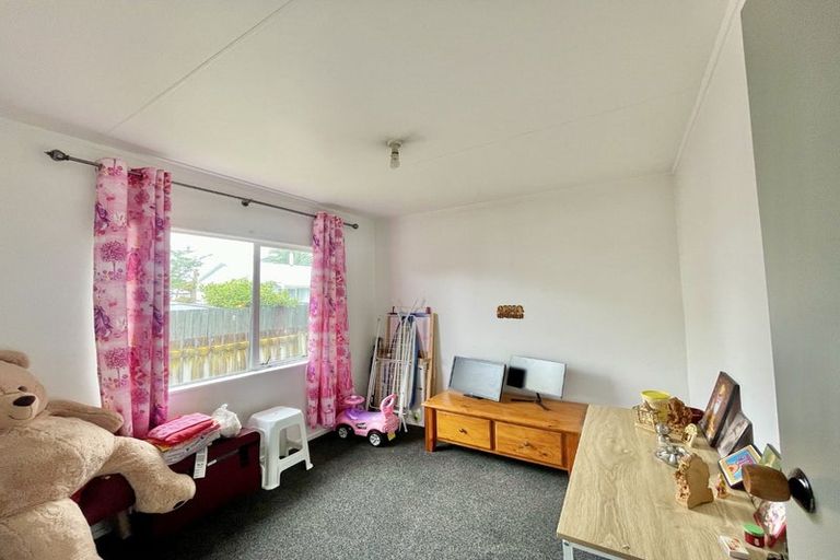 Photo of property in 14 Guy Avenue, Levin, 5510