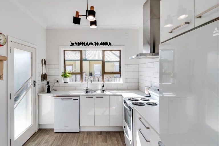 Photo of property in 5 Golding Road, Taradale, Napier, 4112