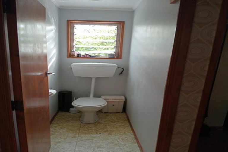 Photo of property in 82 Howard Road, Orere Point, Papakura, 2585