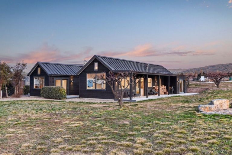 Photo of property in 112 Hall Road, Bannockburn, Cromwell, 9384