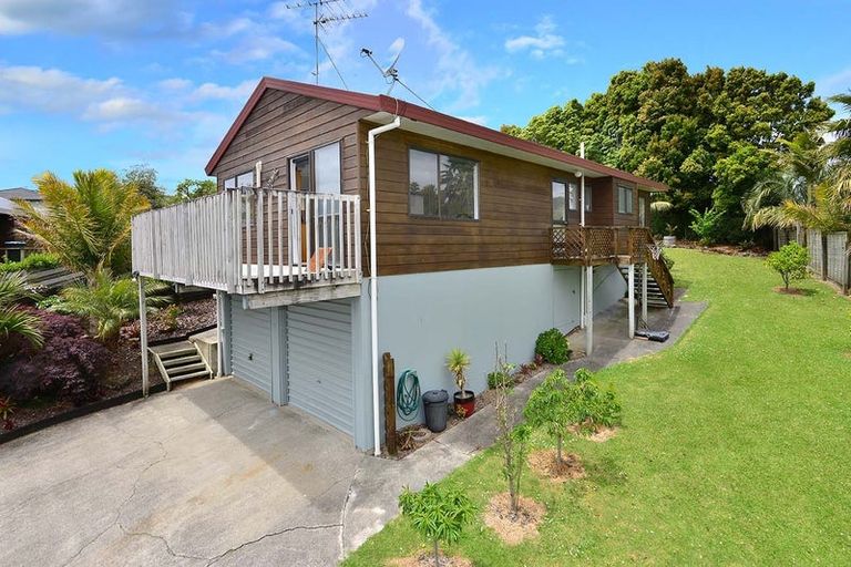 Photo of property in 14 Royalty Rise, Red Beach, 0932