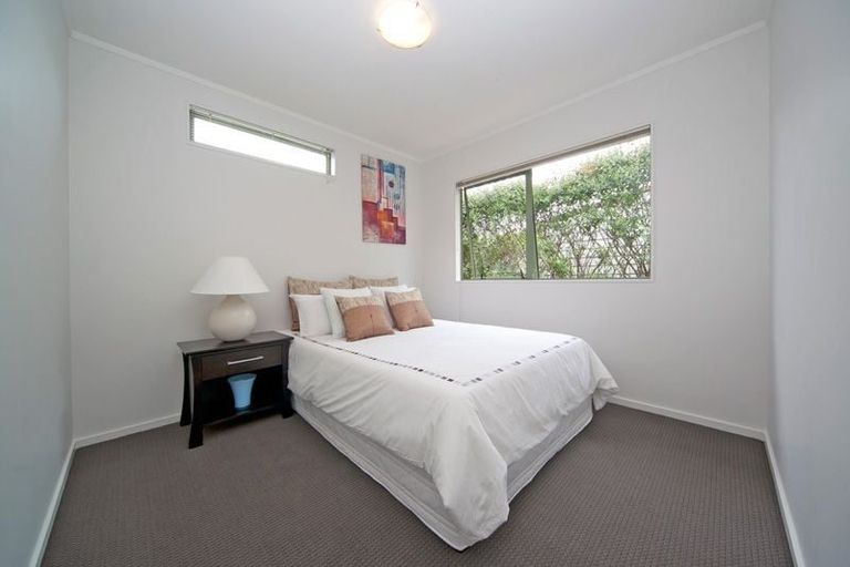 Photo of property in 17a Enderby Drive, Te Atatu Peninsula, Auckland, 0610
