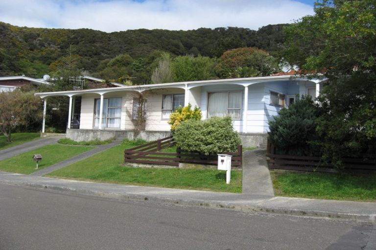 Photo of property in 1/31 Kowhai, Wainuiomata, Lower Hutt, 5014