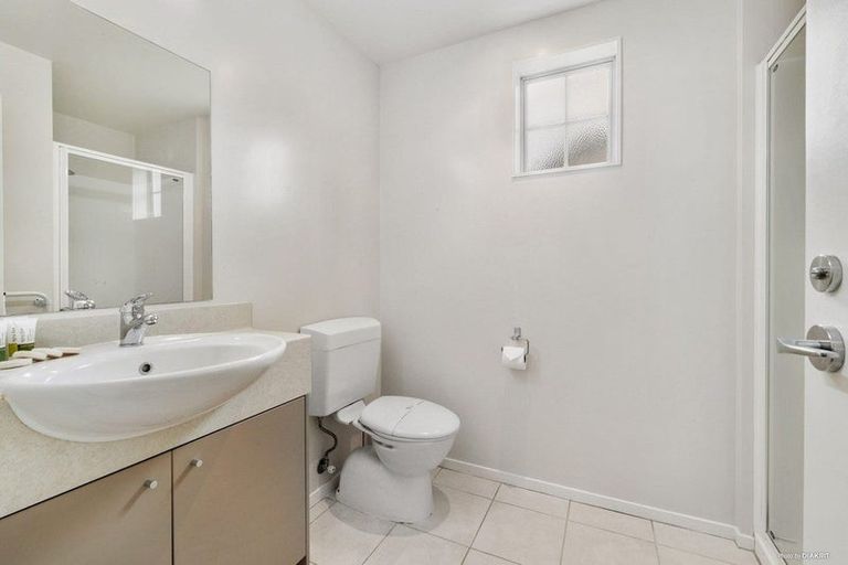 Photo of property in 2/30 Opito Way, East Tamaki, Auckland, 2013