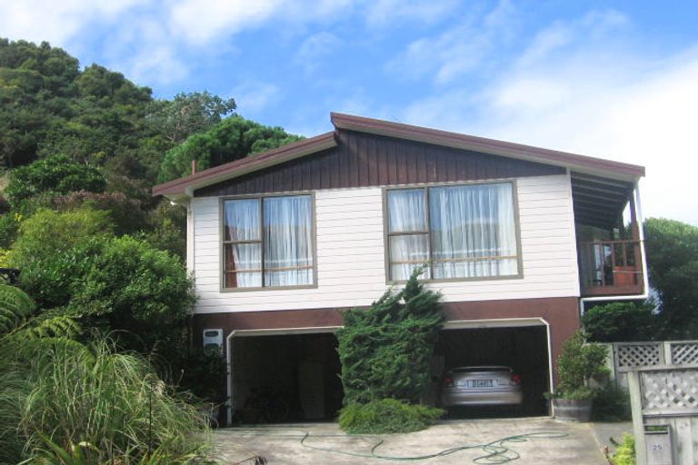 Photo of property in 25 Ngarimu Grove, Ngaio, Wellington, 6035