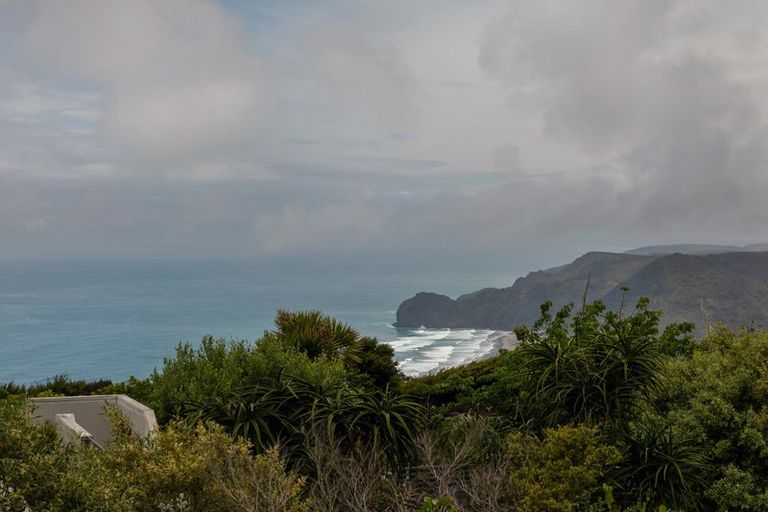 Photo of property in 145 Piha Road, Piha, New Lynn, 0772